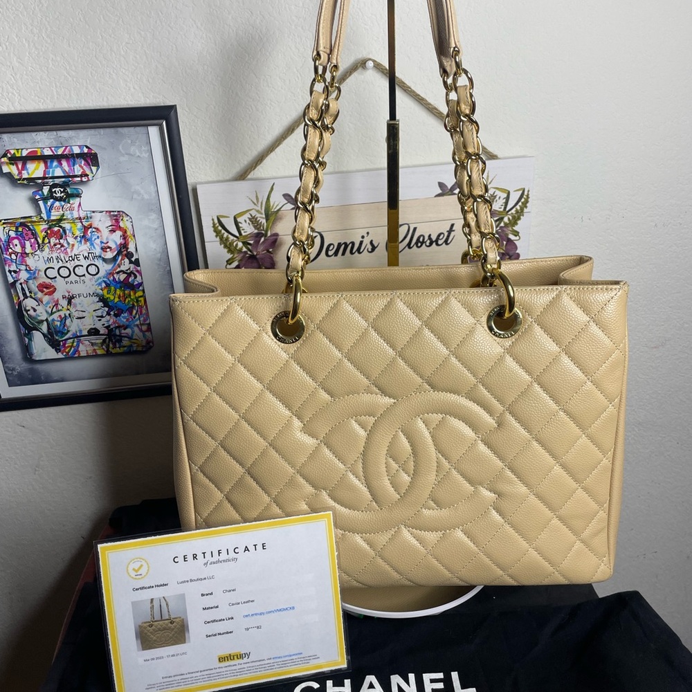 Authentic
CHANEL
BEIGE QUILTED CAVIAR GRAND SHOPPING TOTE (GST)